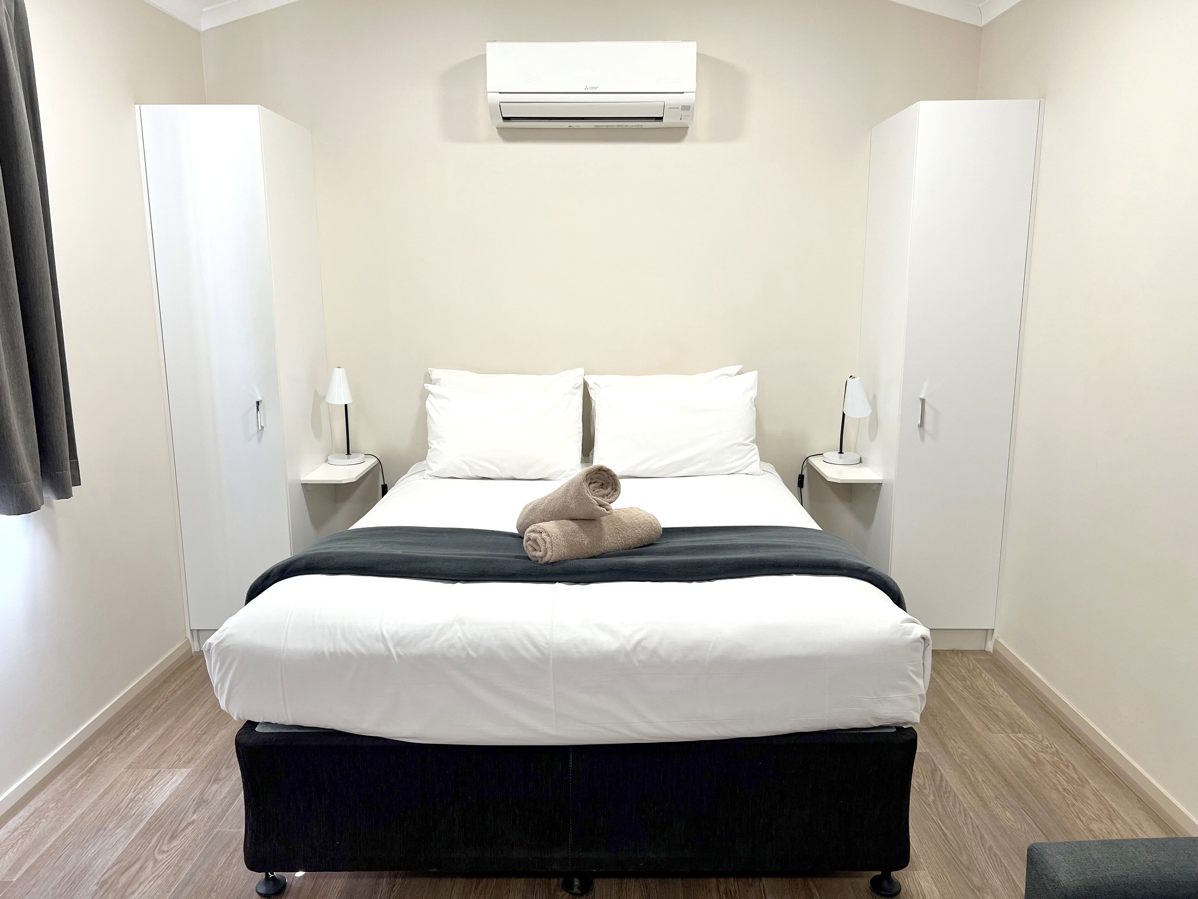 Free WiFi, bed sheets