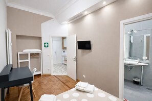 1 bedroom, in-room safe, desk, iron/ironing board