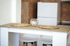 Interior - 5 minutes to the beaches and nice restaurants ! Family apartment w/sea view. (Dobra Voda)