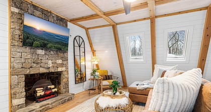OPEN MT Luxe A-Frame w/ Dome, Hot Tub & Sauna