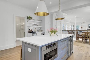 Fridge, microwave, oven, stovetop - 6 36th Avenue by AvantStay | Stunning Private Pool (Isle Of Palms)