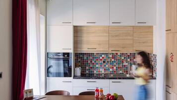 Fridge, stovetop, dishwasher, highchair