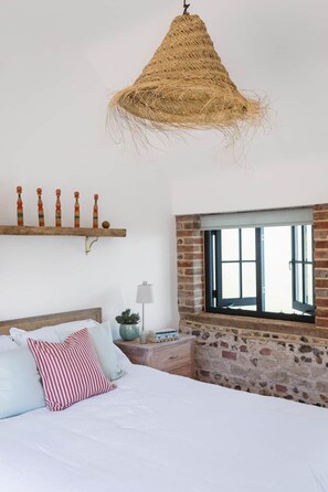 4 bedrooms, WiFi, wheelchair access