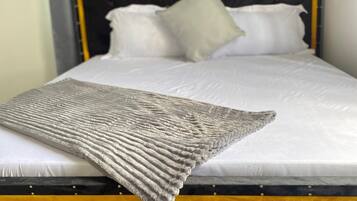 Apartment | 1 bedroom, bed sheets