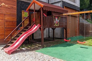 Children’s play area – outdoor