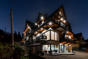 Front of property - Willa Folk & Prestige (Zakopane)