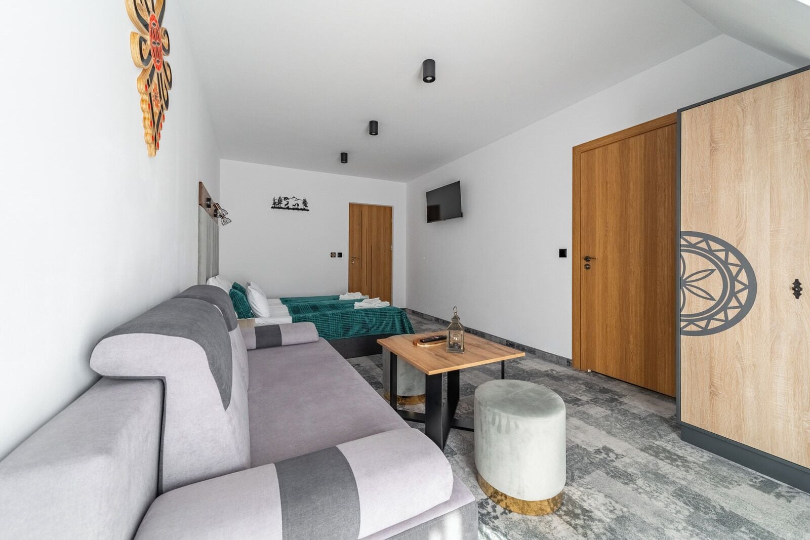 Photo - Willa Folk Prestige