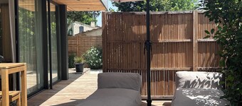 Lodge Contemporain Avec Jacuzzi en Provence Verte