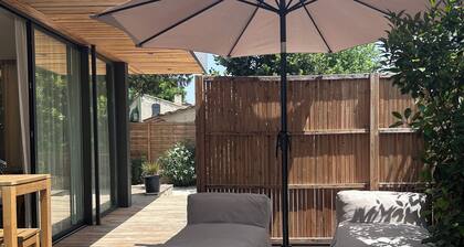 Lodge Contemporain Avec Jacuzzi en Provence Verte