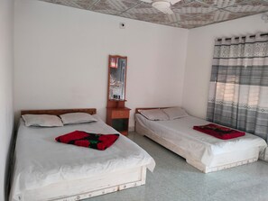 Deluxe Room | 1 bedroom, bed sheets - Surjasto Resort (Saint Martin's Island)