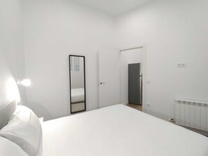 1 Schlafzimmer, Daunenbettdecken, Schreibtisch