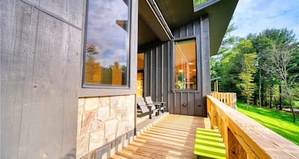 Enchanted Escape - 2BR/2BA with Hot Tub, Pizza Oven, WiFi Near Town!