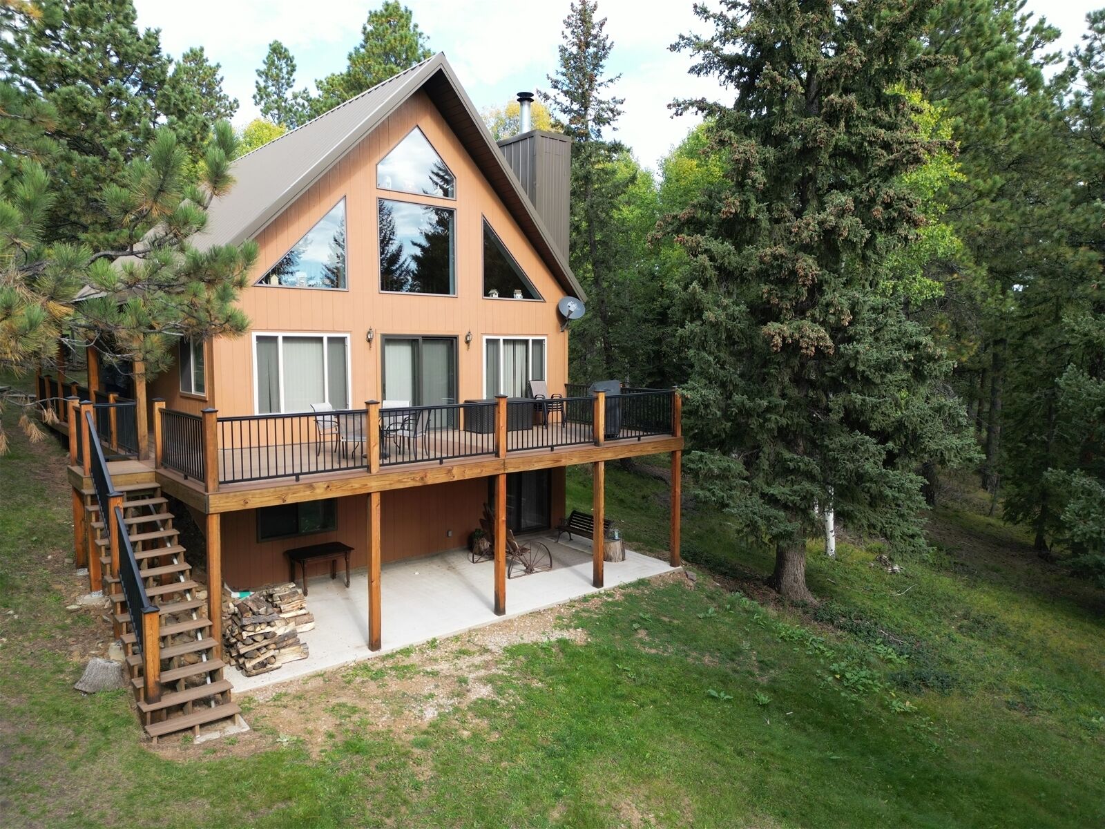 Knotty Pine Chalet | Deadwood Connections
