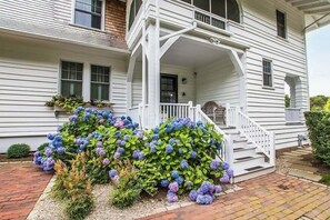 Exterior - Osterville pool rental near beach. Back yard paradise!! RPMS138 (Osterville)
