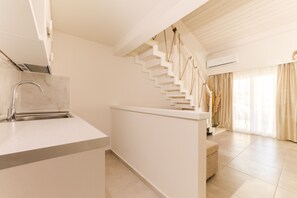 Duplex de base | 1 chambre, bureau, systĂšme dâinsonorisation, accĂšs au Wi-Fi (inclus)