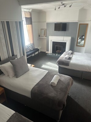 Quadruple Room, Ensuite (Family Room) | Free WiFi, bed sheets - Sheridans (Wallasey)