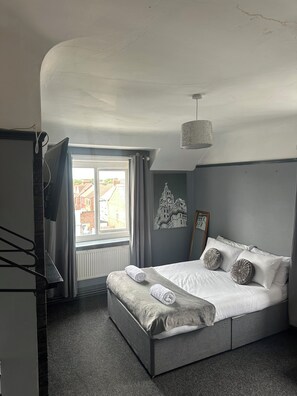 雙床房, 共用浴室 | 1 間睡房、免費 Wi-Fi、床單