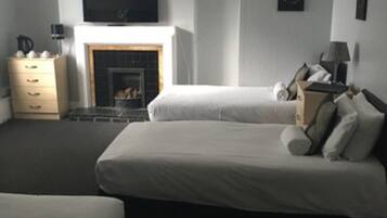 Family Room | 1 bedroom, free WiFi