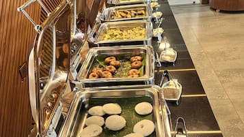 Petit déjeuner composé de spécialités régionales compris tous les jours