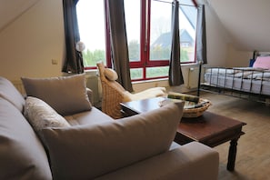 1 habitación, escritorio, wifi y ropa de cama