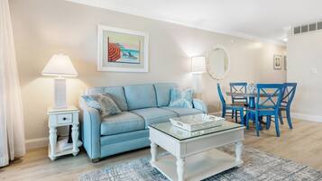 Condo, 1 Bedroom | Living area