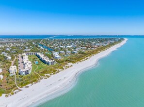 Beach - Loggerhead 424 2 Bedroom Condo by RedAwning (Sanibel)