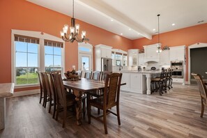Casa, 5 habitaciones | Restaurantes