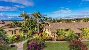 Condo, 2 Bedrooms | Property grounds