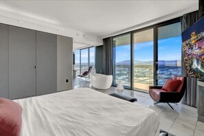 1 bedroom, desk, iron/ironing board, WiFi