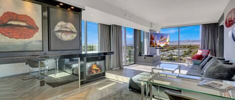 TV, fireplace, table tennis, stereo