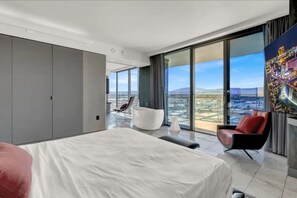 1 bedroom, desk, iron/ironing board, WiFi