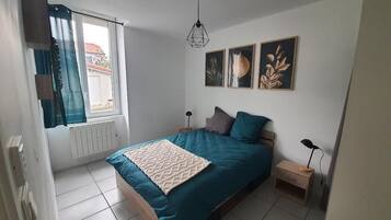 1 quarto, Wi-Fi de cortesia, roupa de cama