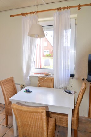 Dining - Gästehaus 8 (Butjadingen)