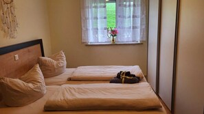 1 bedroom, WiFi, bed sheets - Gästehaus 8 (Butjadingen)