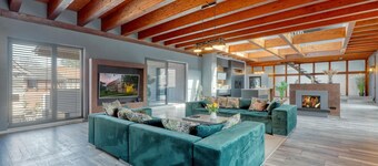 Luxusvilla mit Kegelbahn