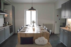 Dining - La Pension du Maréchal : Maison Spacieuse Centre Ville de Chartres (Chartres)