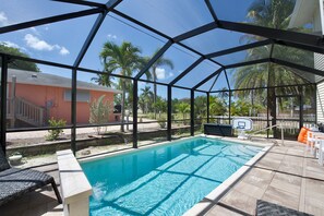 Pool - Sandy Toes Cottage is super cute and lots of nooks and crannies!! (Fort Myers Beach)