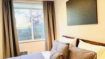 1 bedroom, iron/ironing board, WiFi, bed sheets