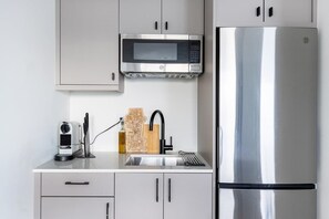 Frigorifero, microonde, forno, lavastoviglie