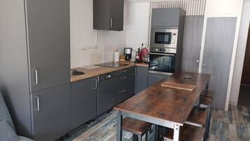 KylskÄp, mikrovÄgsugn, ugn och spishÀll