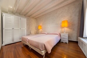 2 slaapkamers, een strijkplank/strijkijzer, wifi