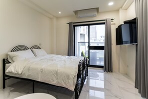 Business Double Room | Soundproofing, free WiFi - Yan Yingchenxi (Kaohsiung)