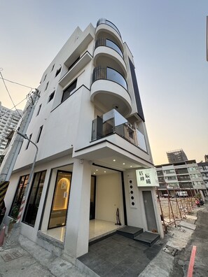 Front of property - Yan Yingchenxi (Kaohsiung)