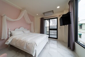 Elite Double Room | Soundproofing, free WiFi