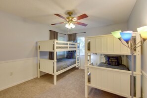 Interior - 3 Mi to Dtwn Bradenton: Family Home w/ Pool! (Bradenton)