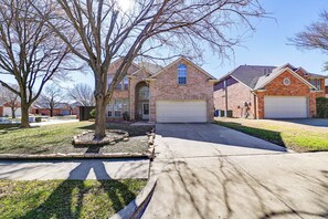 House (4 Bedrooms) | Interior - Family Frisco Home Near Dining & Entertainment! (Frisco)