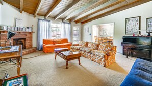 Interior - Tucson Vacation Rental w/ Pool ~ 1 Mi to Reid Park (Tucson)
