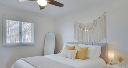 7 Oaks Country Retreat w/ Hot Tub!
