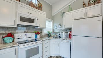 House (1 Bedroom) | Interior