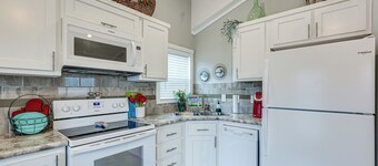 Vilonia Country Cabin w/ Grill, Fire Pit + More!